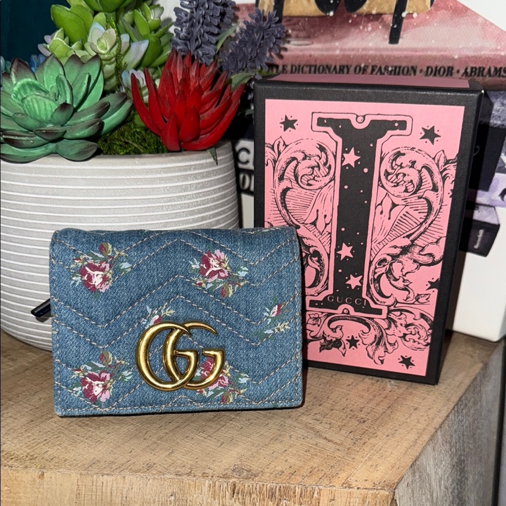 🍕SOLD🍕Gucci Blue Floral Denim Marmont Compact Wallet